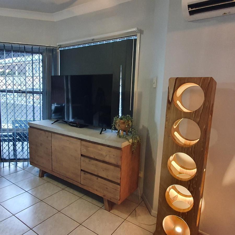 Villa Venezia Apt 3 - Spacious Hervey Bay Beachfront Apartment Extérieur photo